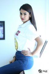 Sonal Chauhan Interview About Size Zero